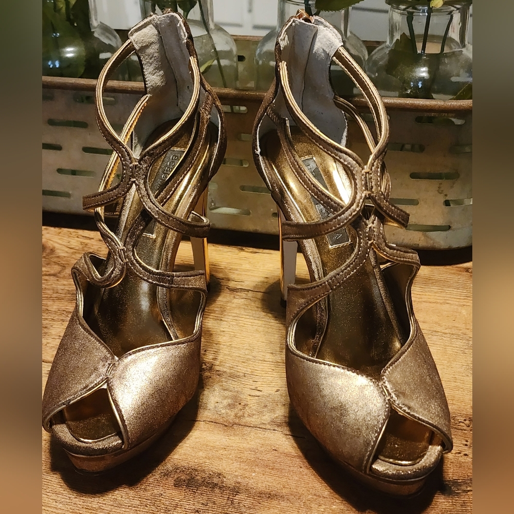 BCBG MaxAzria Ma-diah Heels 6.5 Metallic Copper Gold Heels - Picture 3 of 7